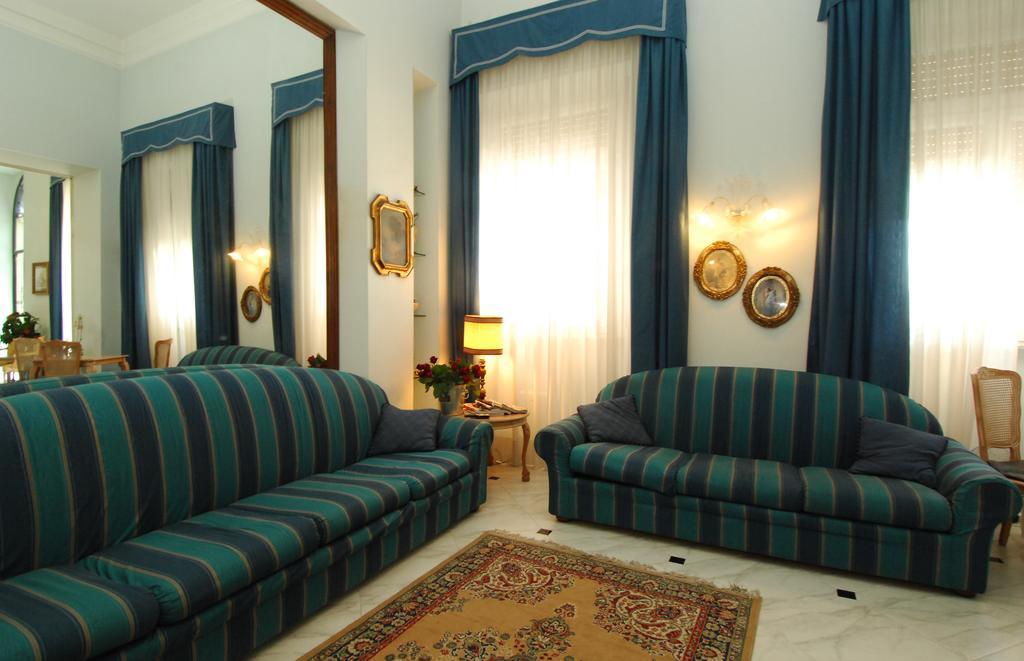 רייטי Grande Albergo Quattro Stagioni מראה חיצוני תמונה