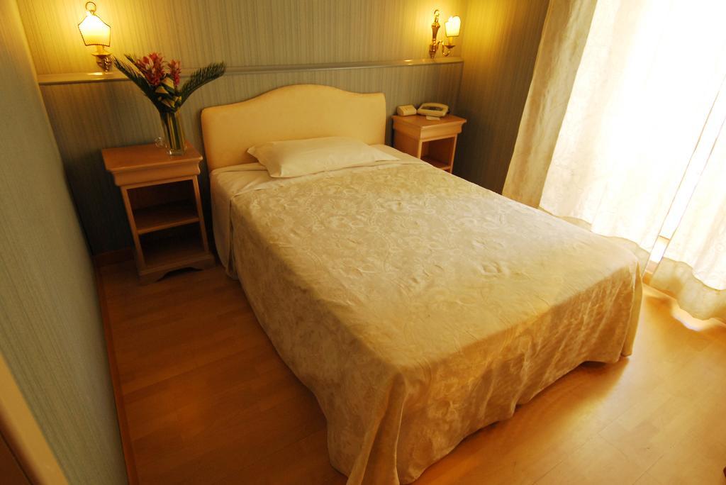 רייטי Grande Albergo Quattro Stagioni חדר תמונה