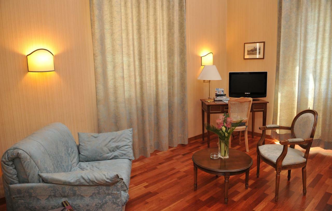 רייטי Grande Albergo Quattro Stagioni מראה חיצוני תמונה