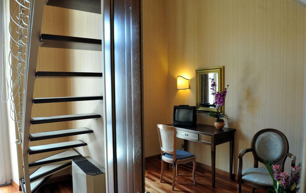 רייטי Grande Albergo Quattro Stagioni מראה חיצוני תמונה